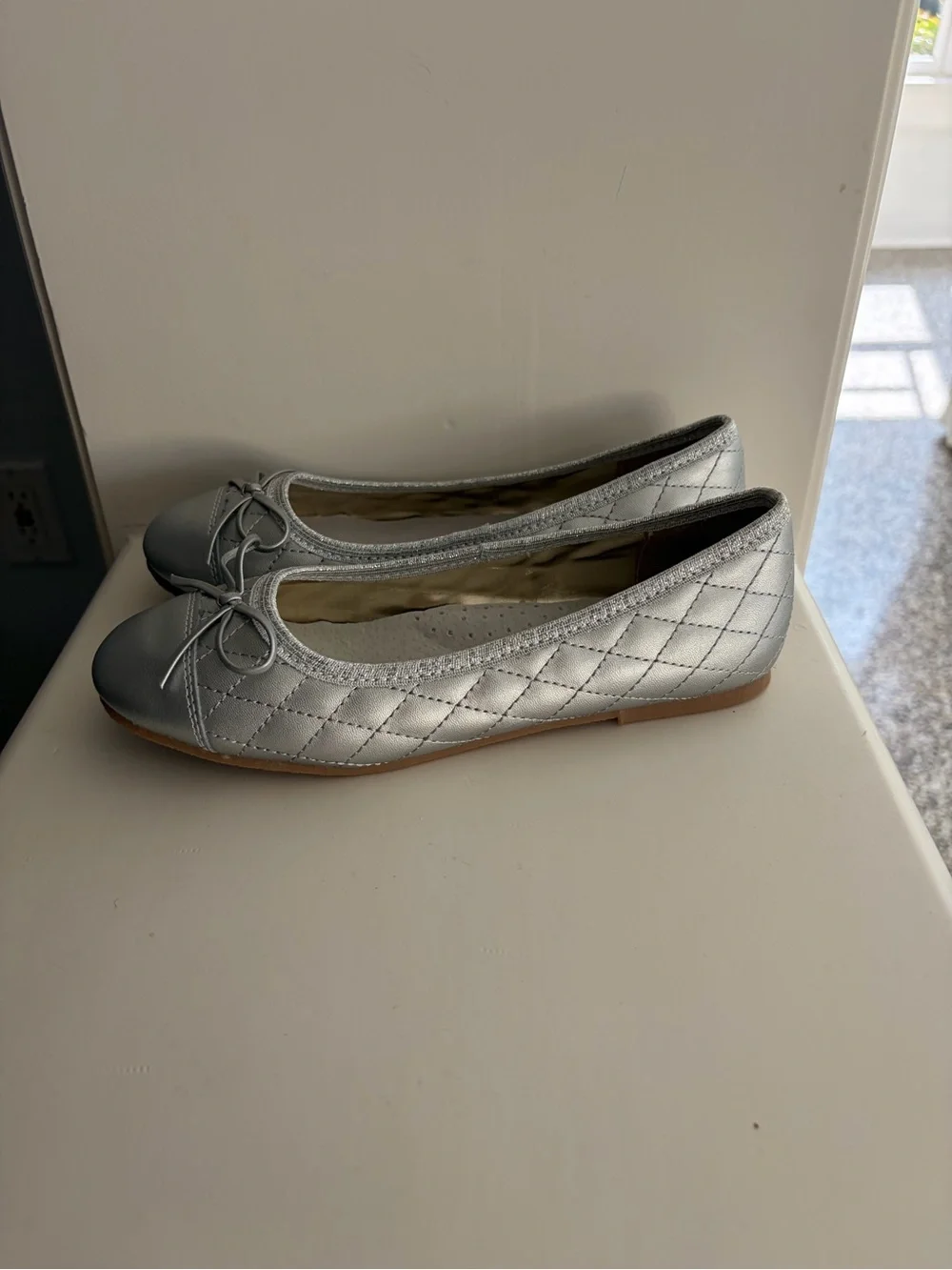 L'Amour Silver Girls Bow Ballet Flats